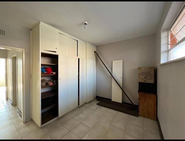 2 BEDROOM APARTMENT FOR SALE IN FLORIDA LAKE